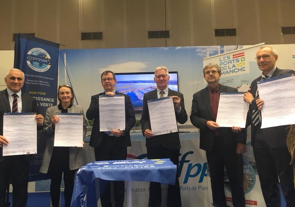 Cérémonie de remise, à la Destination Cotentin, dans le cadre de sa candidature au label des Destinations Bleues d’Excellence, du certificat, du sceau et du pavillon Odyssea